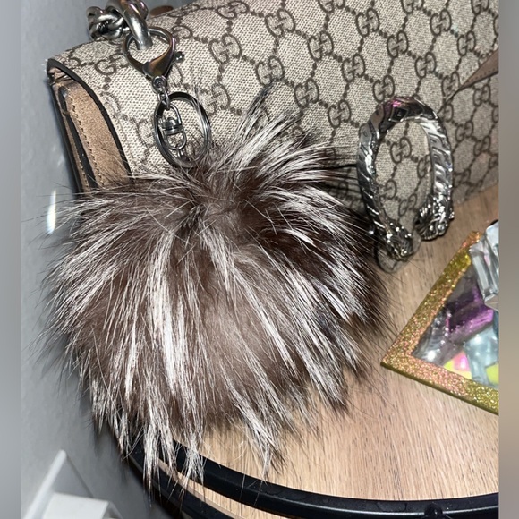 100% Authentic Crystal Fox Keychain - Picture 2 of 4